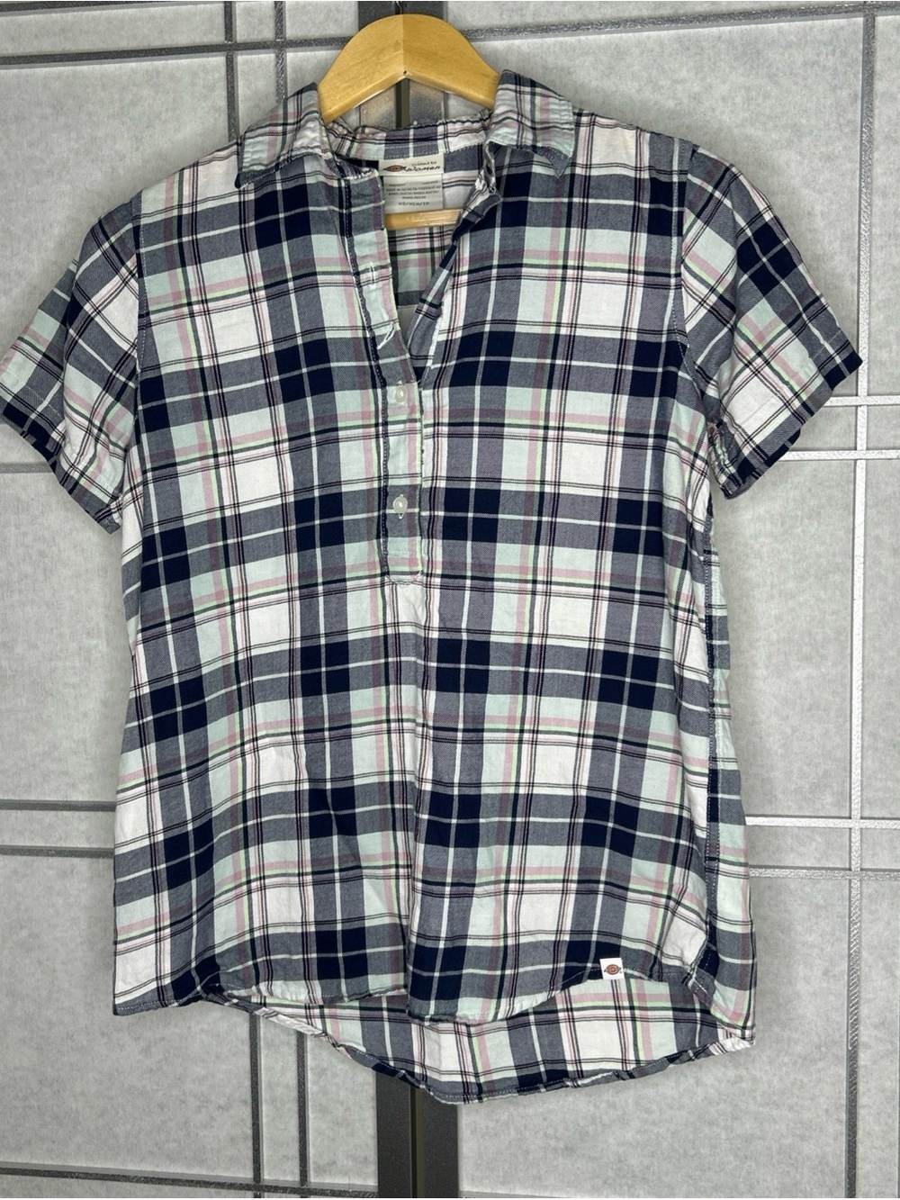 Dickies women's short-sleeve plaid popover shirt Size XS